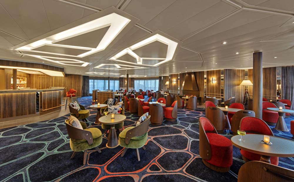 Seabourn-Venture---The-Club